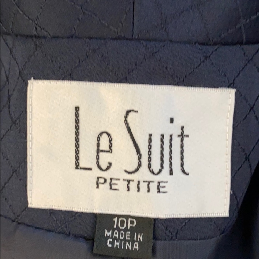 LeSuit Tailored Suit - Picture 6 of 7